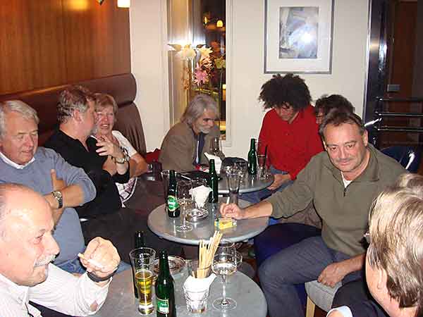 wir sind urgestein standard start up crew 1988 das urgesteintreffen 2009 in der siver bar ua mit karl danninger michael hann anna reichhardt matthias cremer michael jäger brigitta bernart-skarek wolfgang schierenbeck