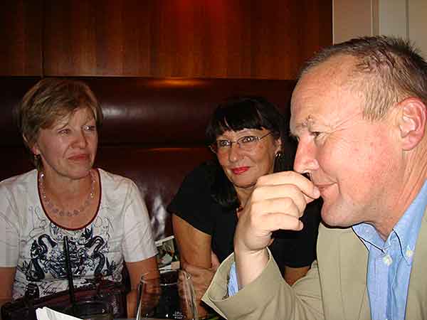 wir sind urgestein standard start up crew 1988 anna reichhardt eva wurzenberger heinrich mathis