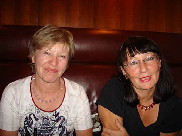 wir sind urgestein standard start up crew 1988 anna reichhardt eva wurzenberger