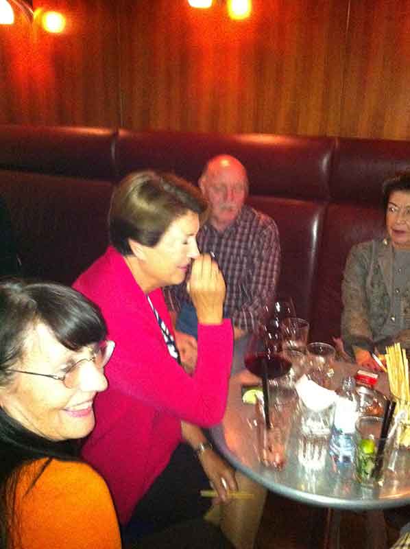 wir sind urgestein standard start up crew 1988 treffen 2011 MARIANNE SAIJDIK DAMALS AUSLANDSKORRESPONDENTIN MOSKAU EVA WURZENBERGER WIRTSCHAFT SEKRETARIAT PETER-STEPHAN FREY INGE BACHER-DALMA