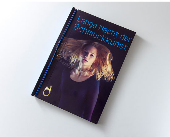 Brigitta Bernart-Skarek Graphikdesignerin Editorialdesign editorial design Katalog die lange nacht der Schmuckkunst 2012 in Wien Layout Design Das Cover des Kataloges zum Event 2012 