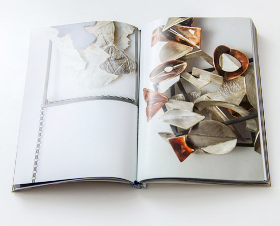 Brigitta Bernart-Skarek Graphikdesignerin Editorialdesign editorial design Katalog die lange nacht der Schmuckkunst 2012 in Wien Layout Design Das Cover des Kataloges zum Event 2012 